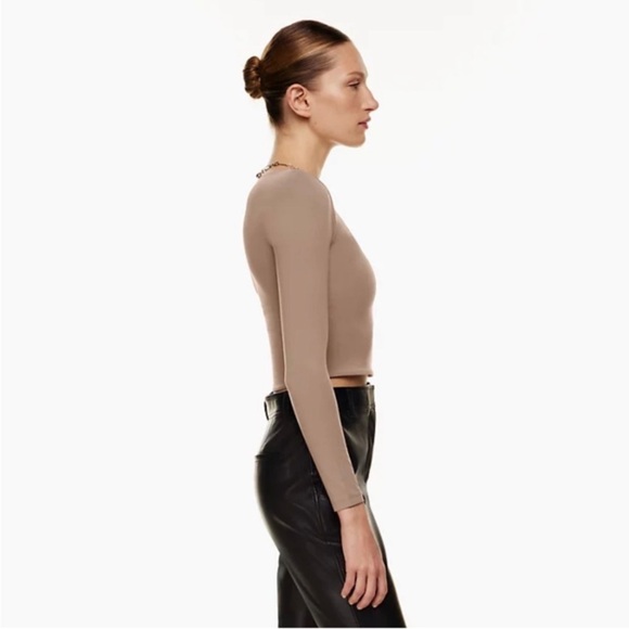 Aritzia Babaton Contour scoop neck long sleeve Tan Size Medium - Picture 10 of 10